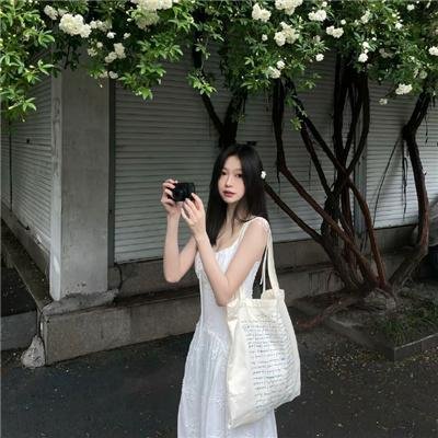 我才不要和人类恋爱呢